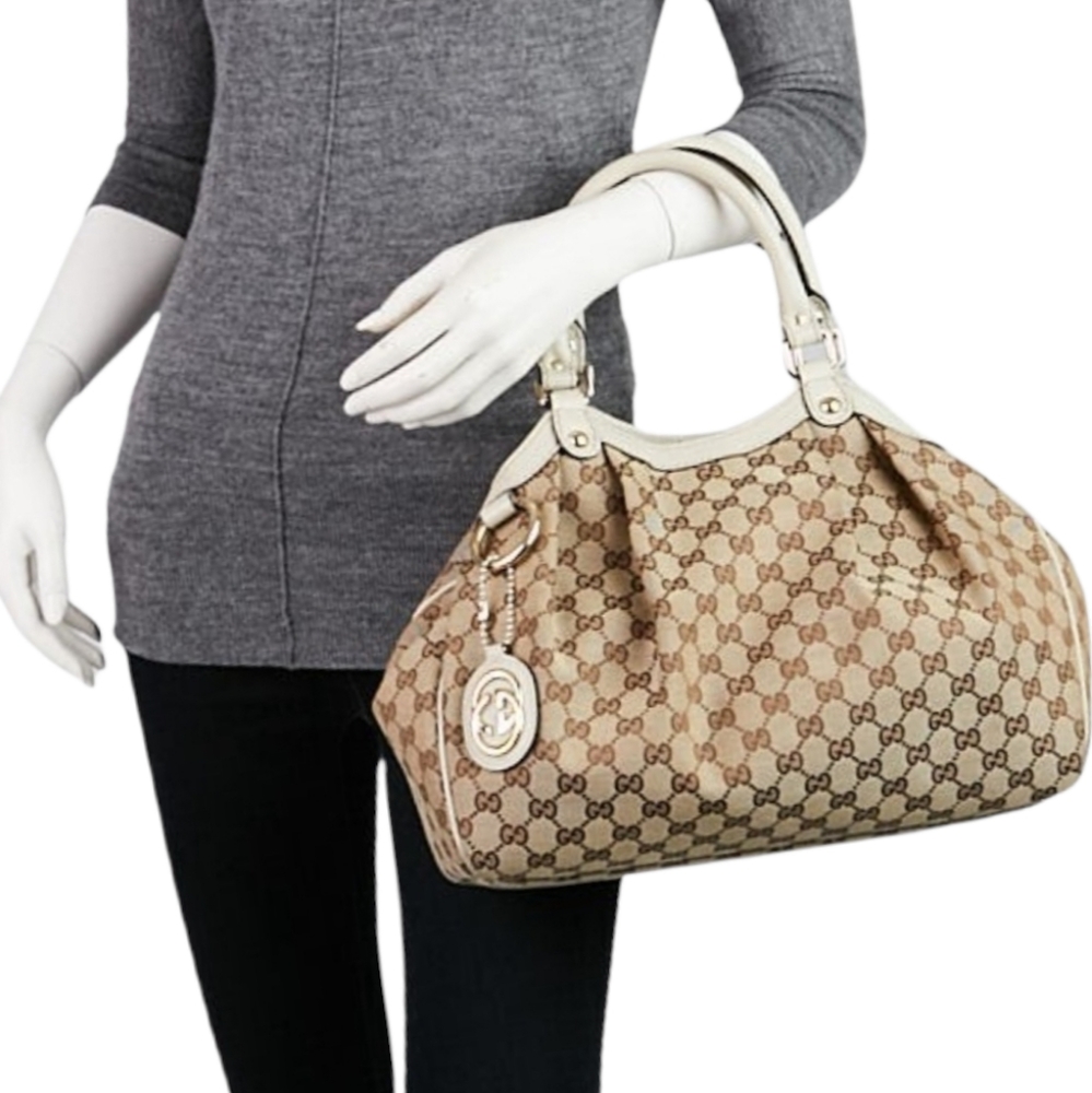 GUCCI GG SIGNATURE SUKEY HOBO BAG